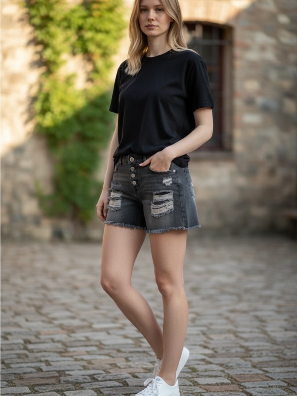 Women’s Distressed Black Denim Shorts Size XL High Rise Button Fly Raw Hem - Picture 2 of 6